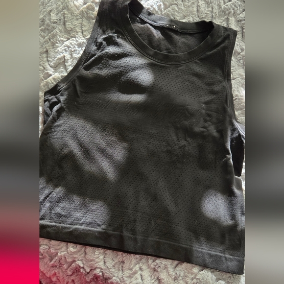 Lululemon muscle crop tank - Picture 1 of 3